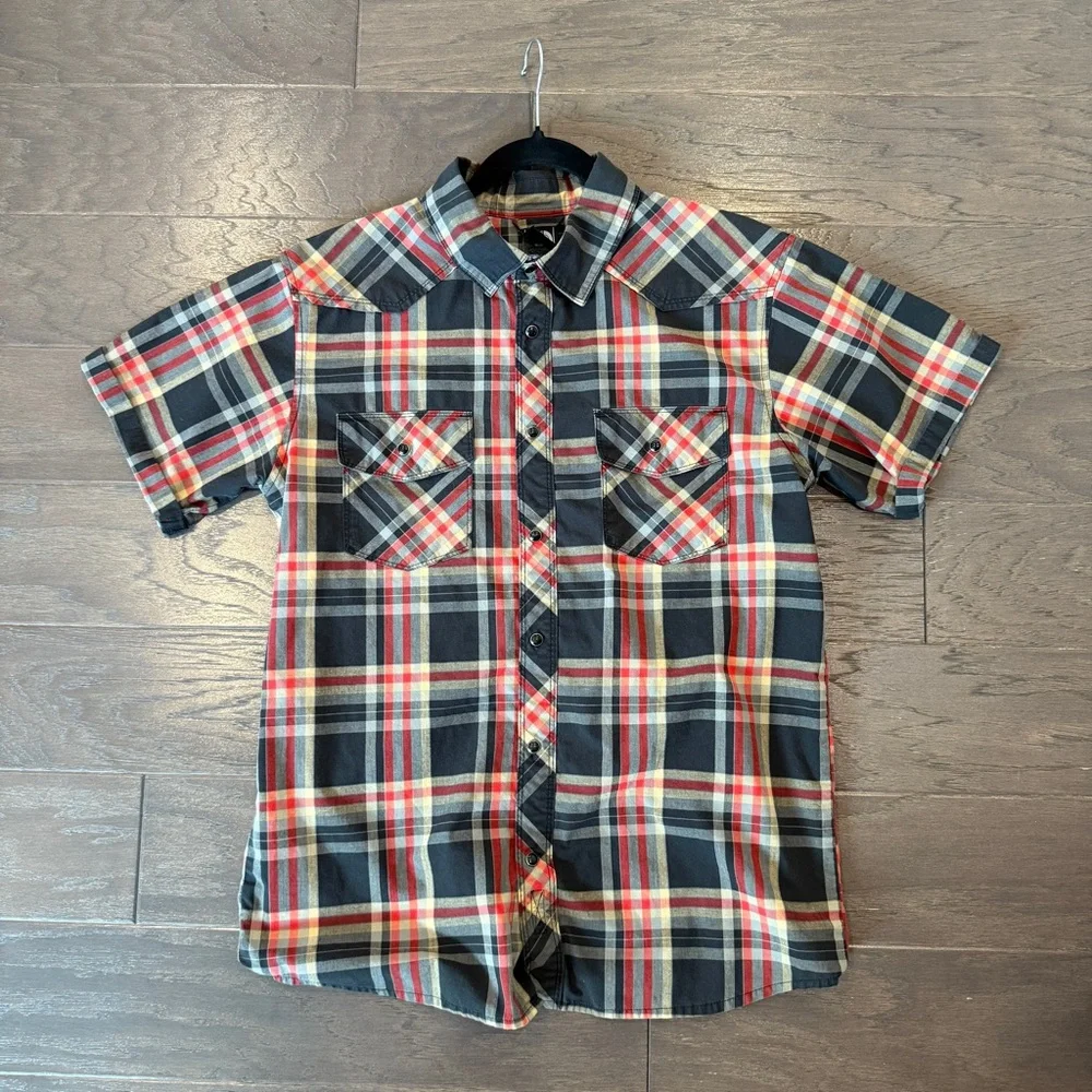 The North Face Men’s Plaid Western Short Sleeve Button-Up – Black Red Cream